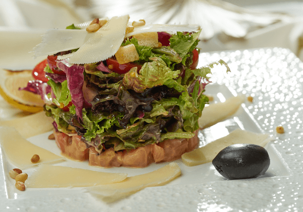 Salad-сaesar-with-slightly-salmon Salad-сaesar-with-slightly-salmo